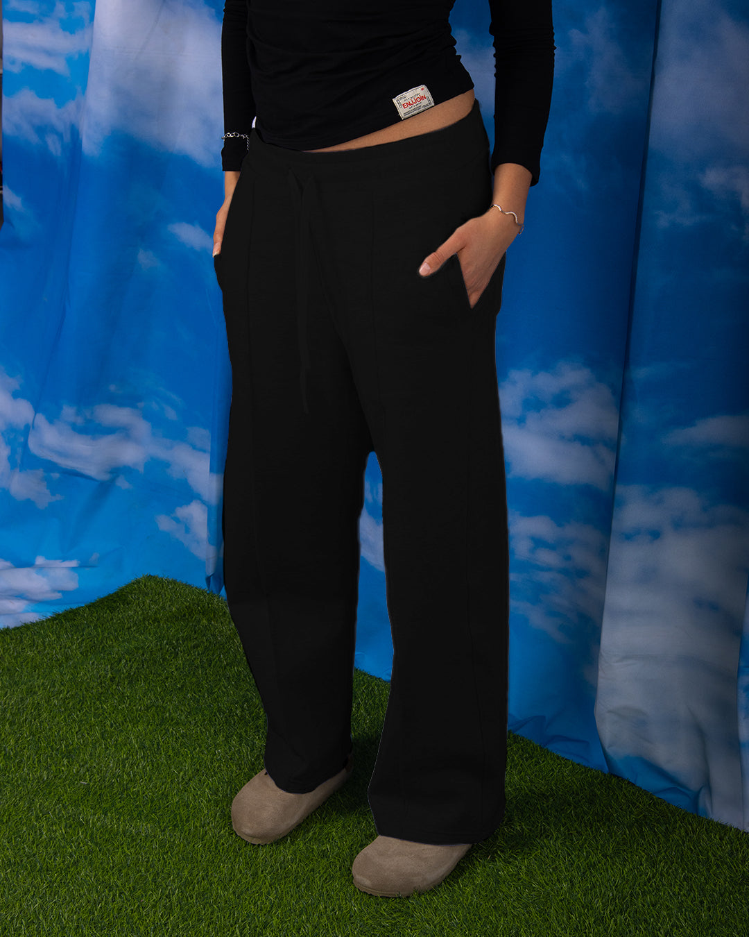 Flora Jogger Black (Wide Leg)